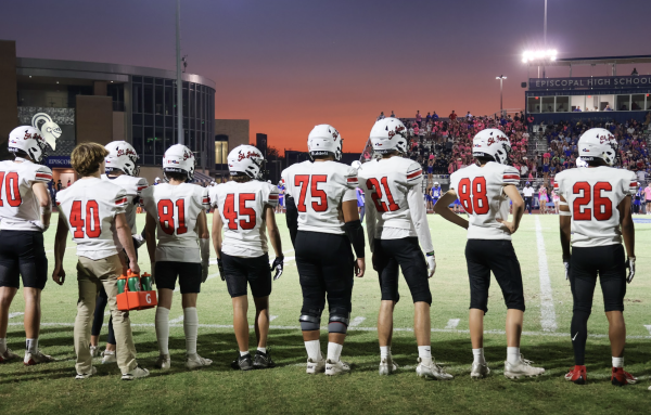 Mavs prepare to take the field under the Thursday night lights.